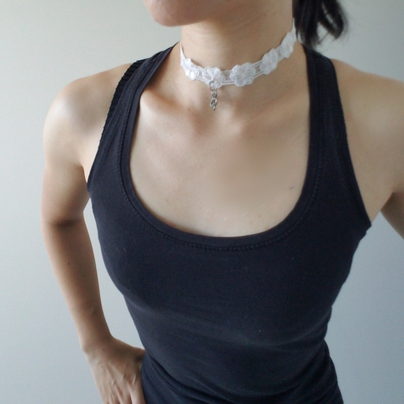 🌟2/10 White Lace Flower Choker Victorian Necklace - Picture 1 of 8